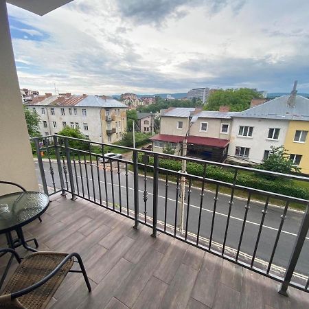 Затишні Сучасні Апартаменти В Елітному Жк Версаль Truskavets Exterior foto